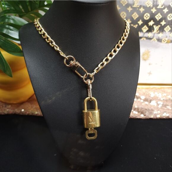 Authentic Louis Vuitton Lock And Key With Unbranded Chain #300 - Picture 3 of 10